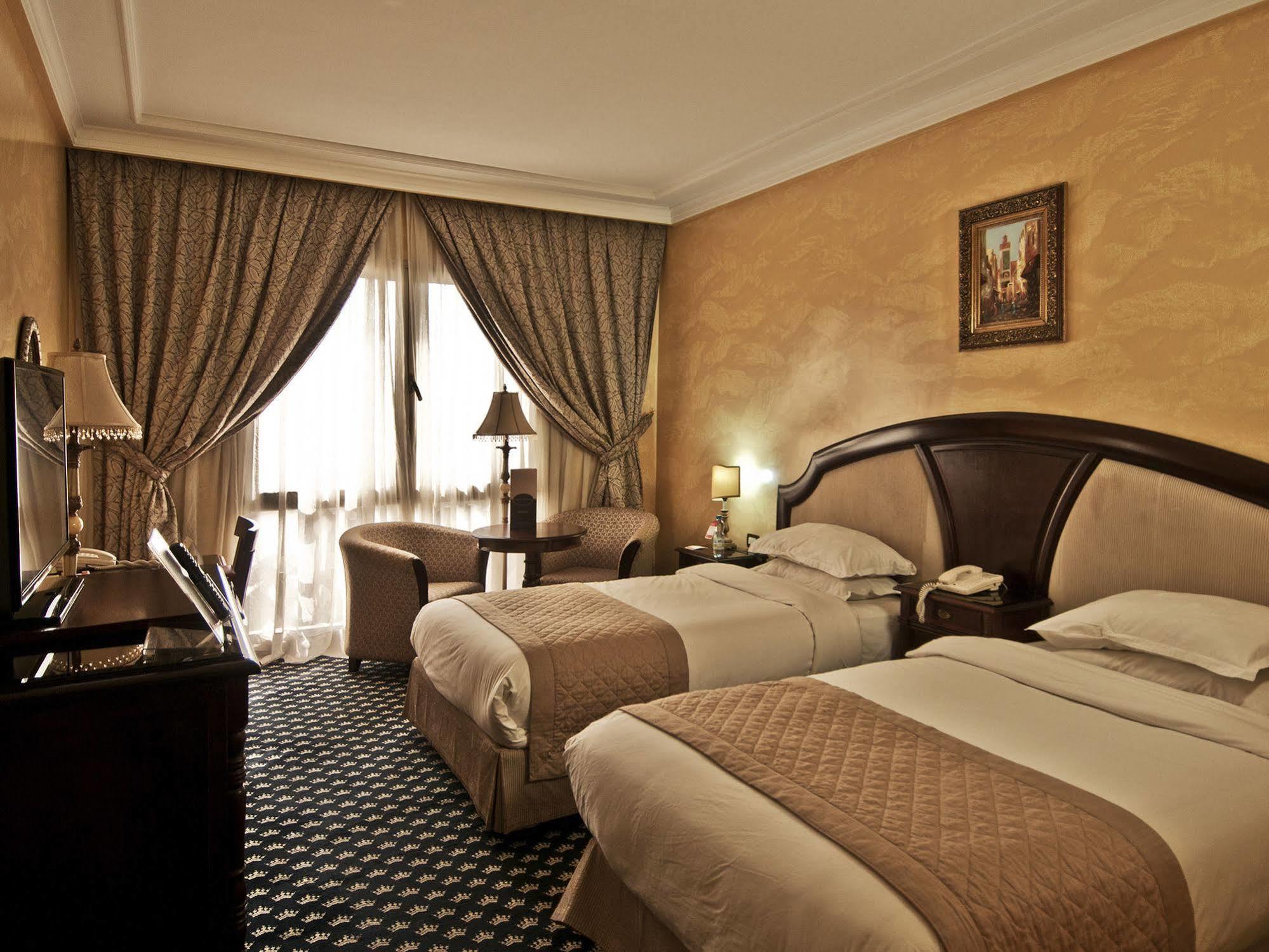 رمادا فندق 5*